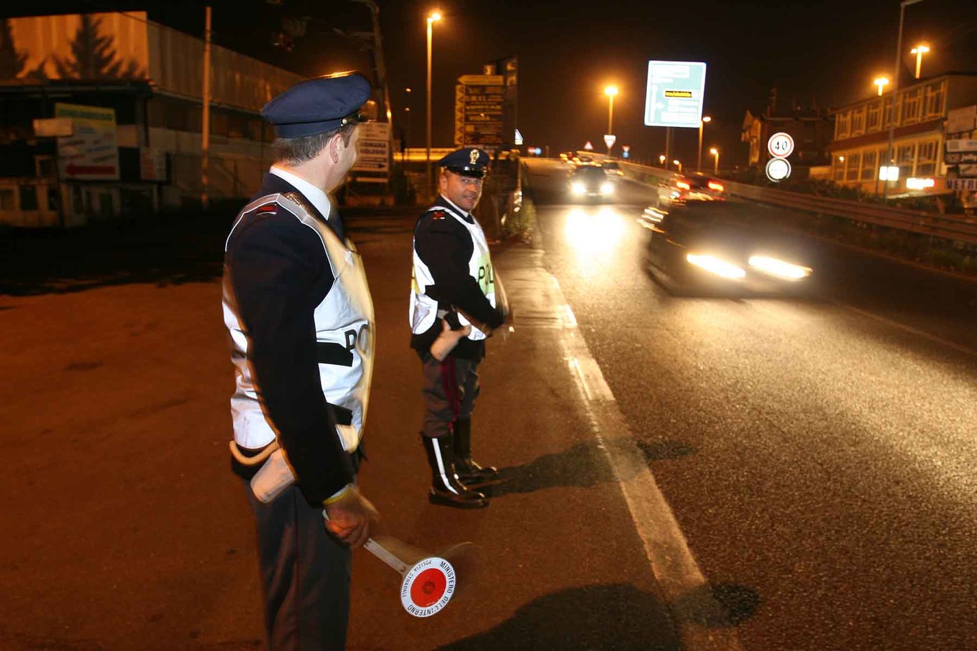 Incidenti stradali, Anas: “10% italiani gira video al cellulare mentre guida” Incidenti stradali, Anas: “10% italiani gira video al cellulare mentre guida”