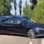 Berlusconi, l’arrivo ad Arcore del carro funebre per cremazione