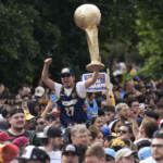 Nba, Nuggets celebrano titolo con parata per le vie di Denver