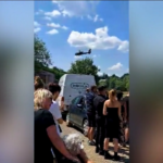 Belgio, finge la sua morte e si presenta al suo funerale in elicottero