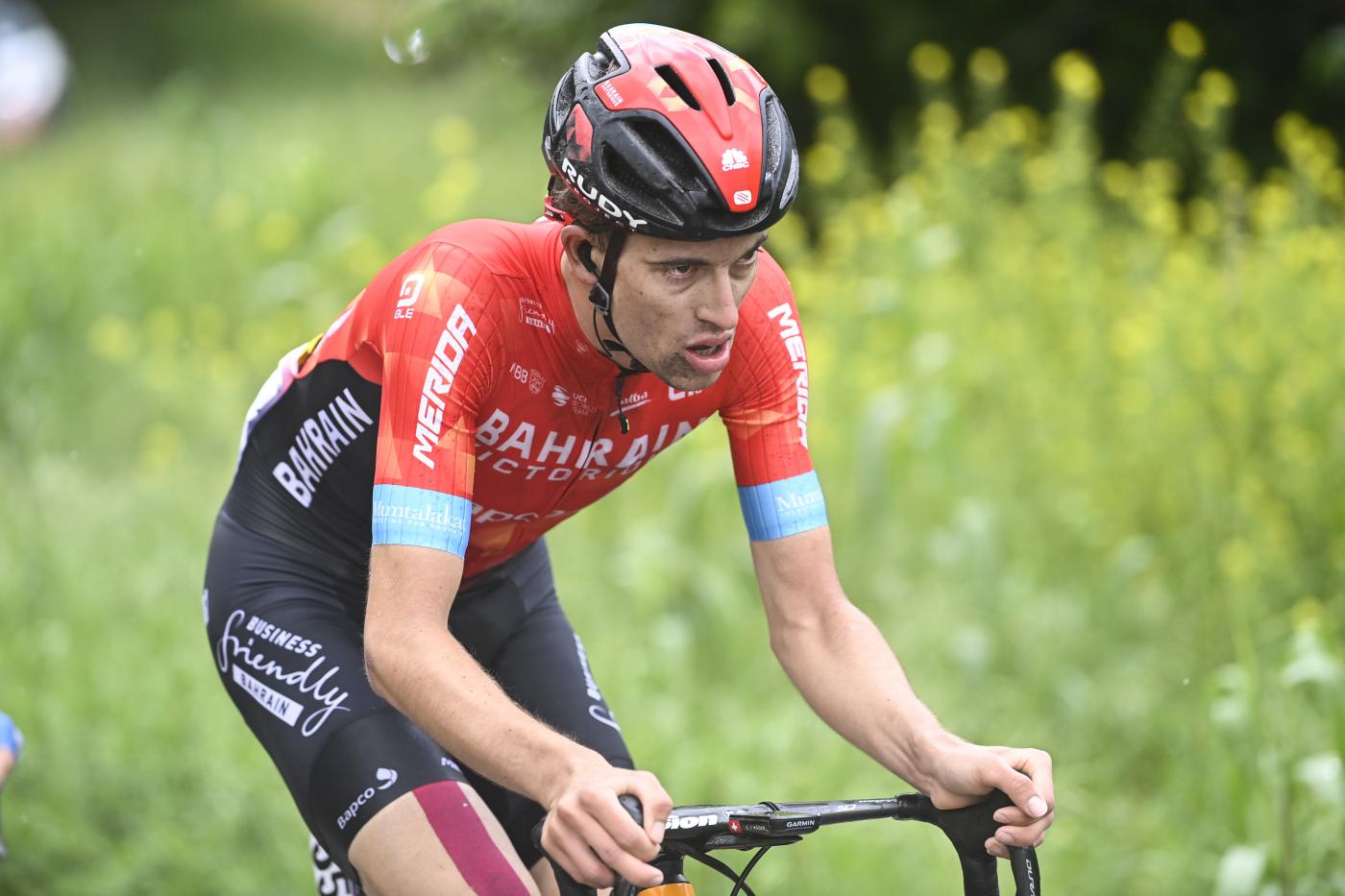 Morto il ciclista Gino Mäder, caduto al Tour de Suisse