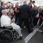 Vaticano, Papa Francesco dimesso dal Policlinico Gemelli