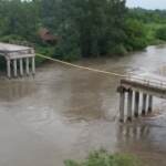 Serbia, le immagini del ponte crollato dopo l’alluvione
