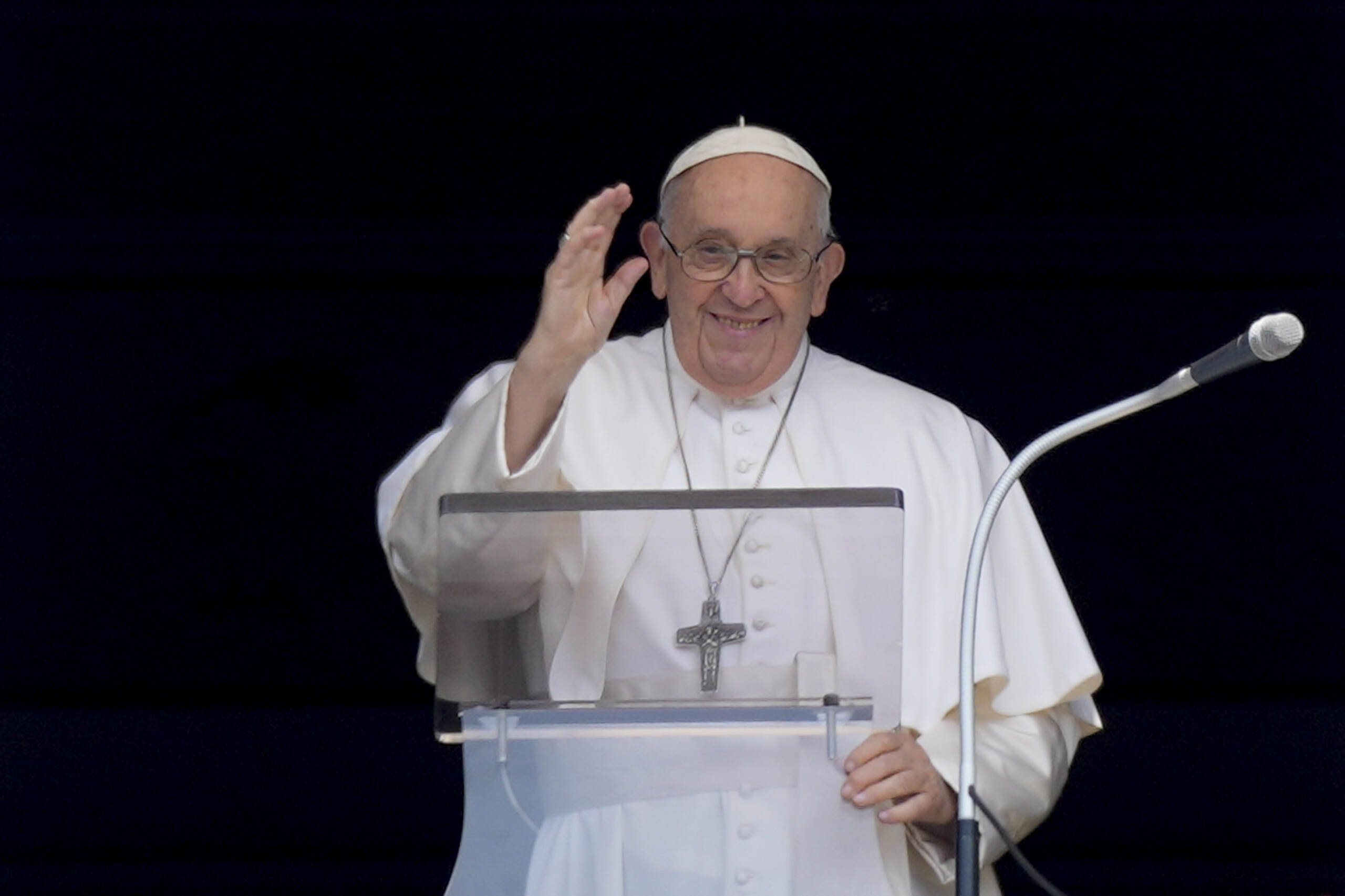 Vaticano, il Papa torna a San Pietro per l’Angelus