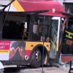 Usa, autobus si schianta contro due veicoli: almeno 17 feriti