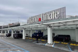 Berlusconi, Mit valuta proposta di intitolargli aeroporto Linate