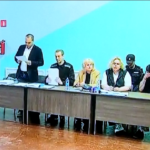 Russia, Navalny in aula in carcere per nuovo processo