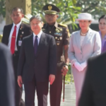 Indonesia, imperatore giapponese visita cimitero degli eroi