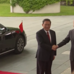 Germania, il premier cinese Li Qiang accolto a Berlino