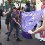 Naufragio Grecia, a Napoli protesta davanti al consolato ellenico