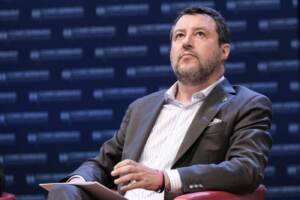 Autostrade, Salvini: “Allo studio alzare limite velocità in alcune tratte”