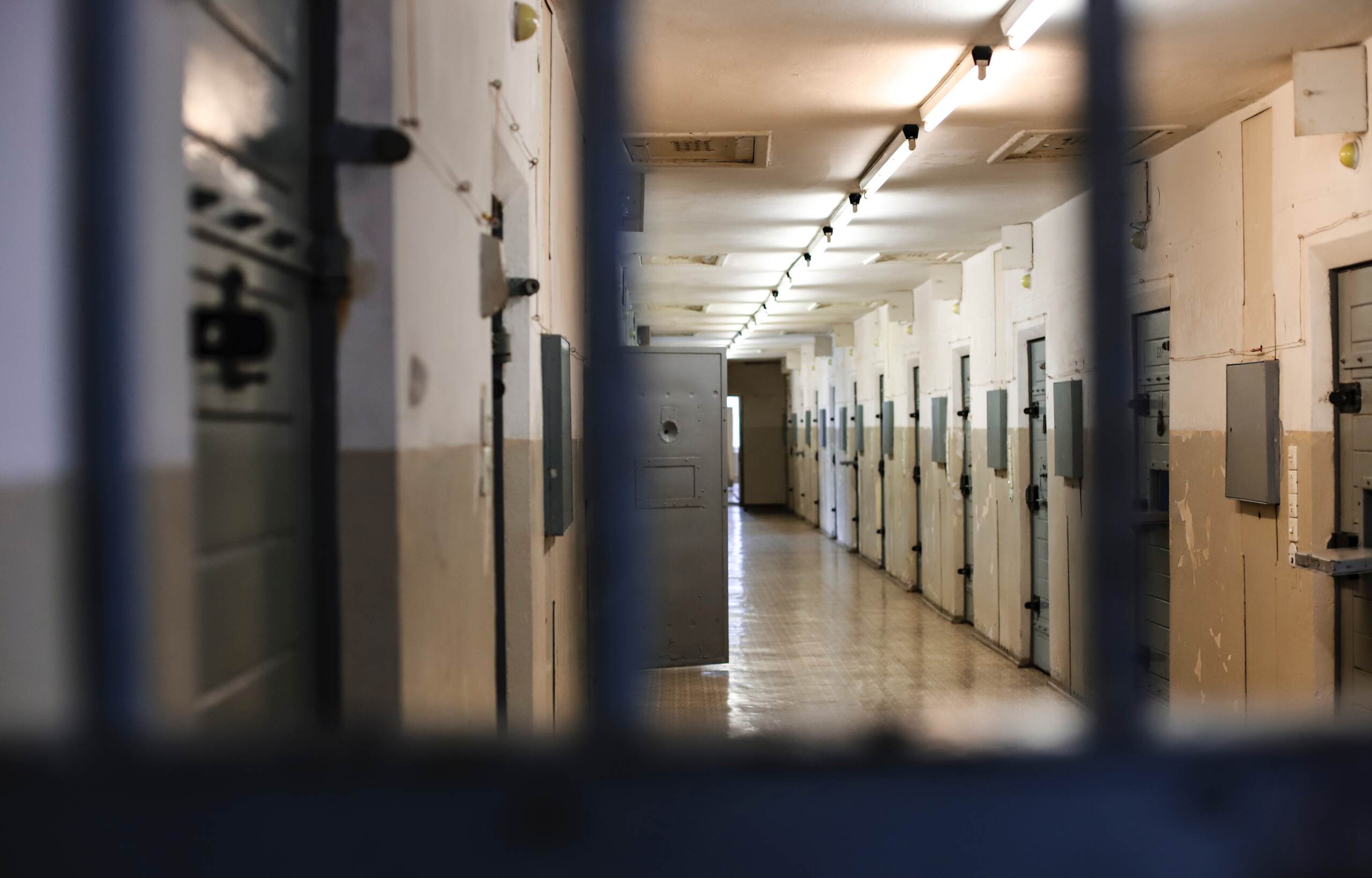 Stupro Catania, restano in carcere 3 maggiorenni: il quarto ai domiciliari