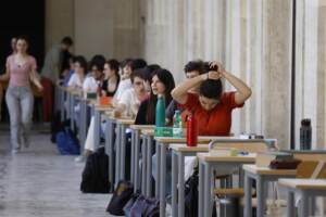 Esemi di Maturità 2023 prima prova italiano a Liceo Visconti a Roma