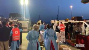 Migranti, nave Open Arms arriva nel porto di Livorno con 117 persone a bordo