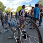 Milano, presidio ciclisti dopo la morte di una 60enne travolta da betoniera