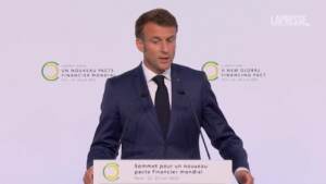 Summit clima, Macron: “Guerra non distragga dai beni comuni”