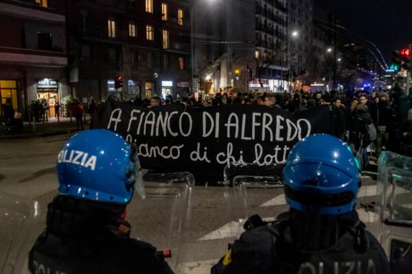 Milano, corteo anarchico in solidarietà con Alfredo Cospito