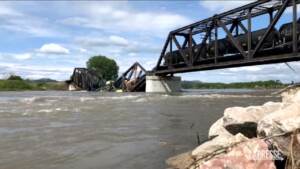 Usa, crolla ponte ferroviario: timore per i possibili danni ambientali