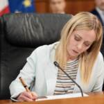 Manovra, il Cdm dà il via libera