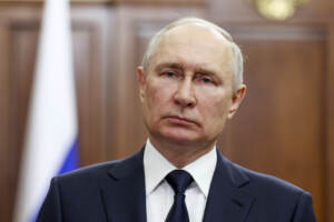 Ucraina, Putin: “Pronti a usare bombe a grappolo se lo fa Kiev”