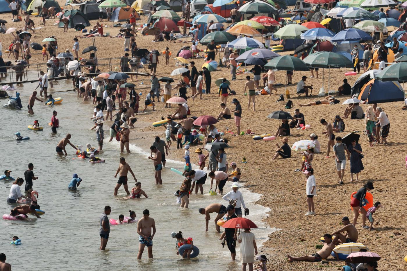 Caro vacanze, boom prenotazioni ma più brevi