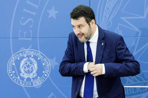 Migranti, Senato nega autorizzazione a procedere contro Salvini