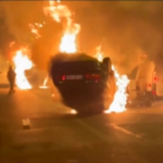 17enne ucciso da polizia francese, seconda notte di violenze a Nanterre