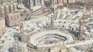 La Mecca, ultimo giorno dell’Hajj: i pellegrini ripresi dall’alto