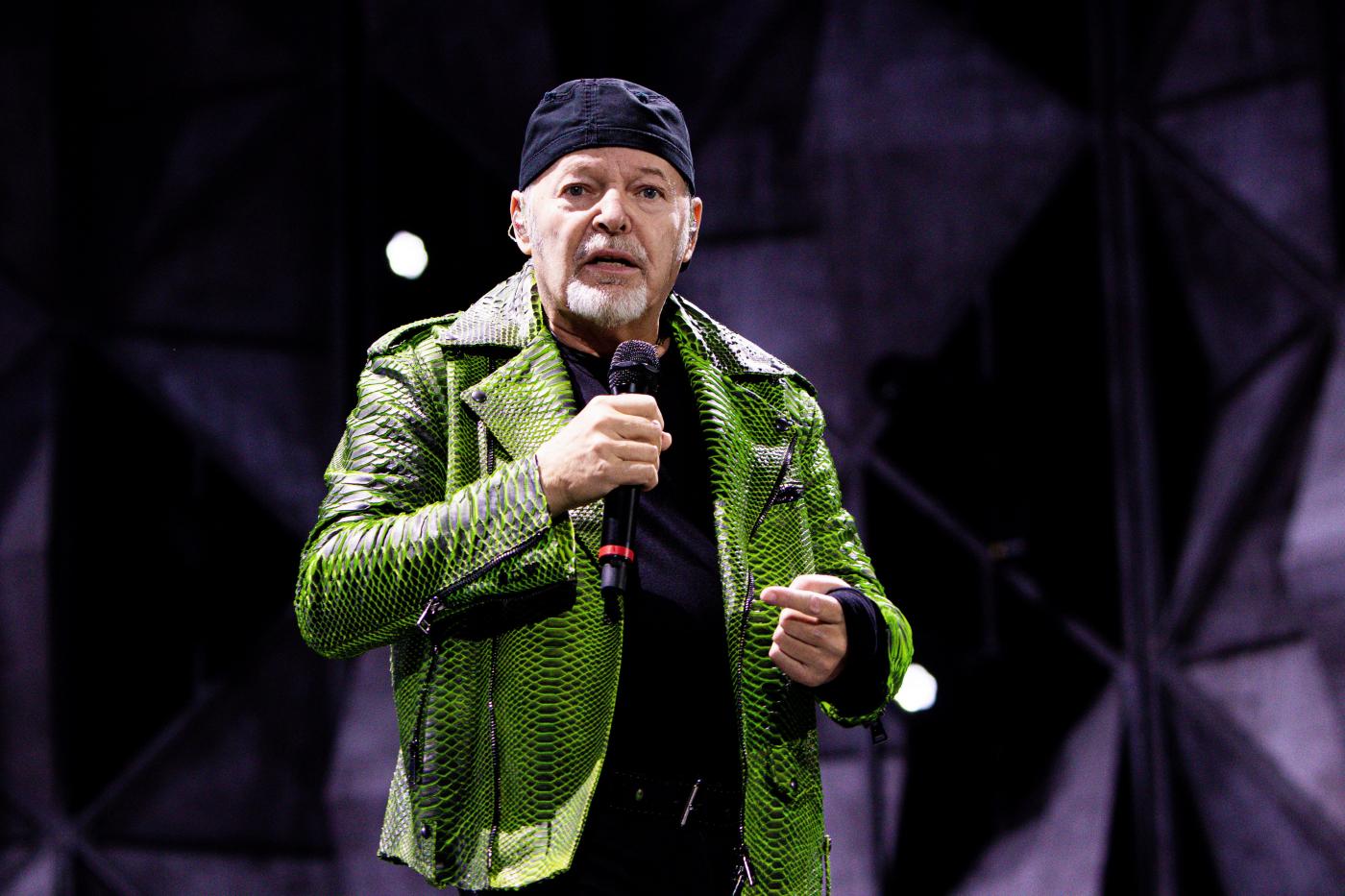 Vasco Rossi, Facebook blocca suo video per diritti d’autore