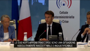 Scontri in Francia, Macron: “Violenze ingiustificabili”