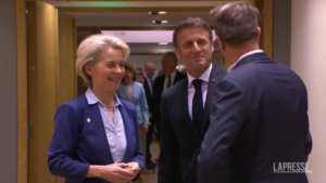 Francia, l’arrivo di Macron al secondo giorno del Consiglio Ue