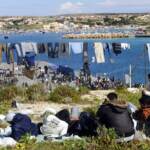 Migranti, sbarchi senza sosta a Lampedusa: oltre 3500 in hotspot