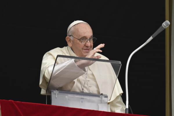 Vaticano, Mons. Manuel Fernandez nuovo prefetto Dottrina della Fede