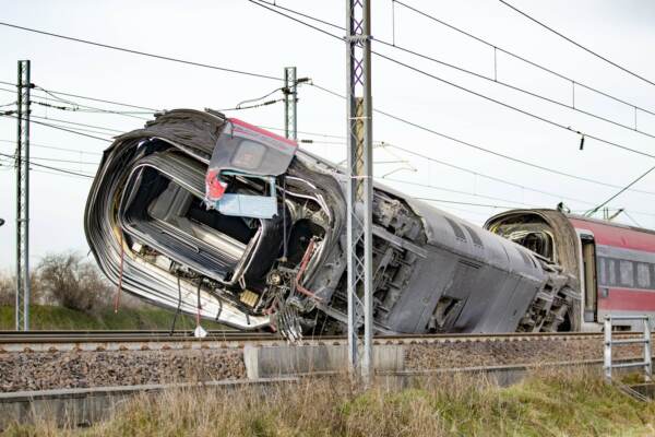 Lodi, deraglia treno ad alta velocità