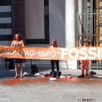 Firenze, blitz attivisti ‘Ultima Generazione’ davanti al Battistero