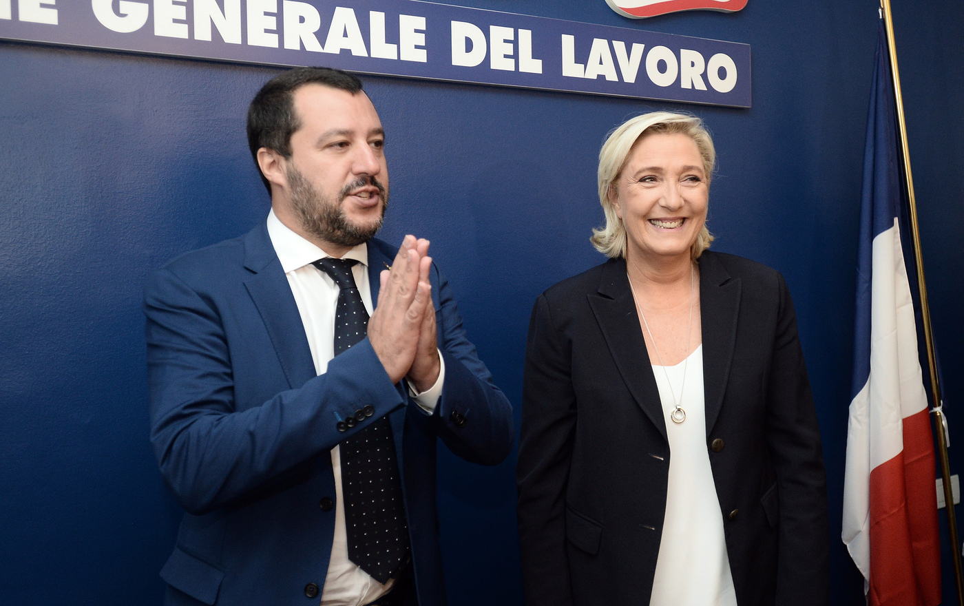 Incontro Salvini-Le Pen annullato a causa delle tensioni in Francia Incontro Salvini-Le Pen annullato a causa delle tensioni in Francia