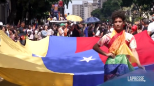 Venezuela, migliaia di persone al Pride di Caracas