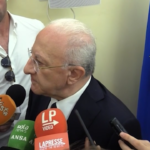 Pd, De Luca: “Demenziale elezione segretario da chi non è del partito”