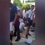 Cagliari, furgone travolge tavolini e persone: il video dei soccorsi