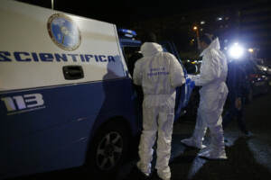 Roma, rapina con sparatoria in un bar-tabacchi