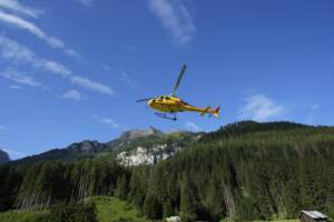 Montagna, precipita elicottero sul Monte Rosa: illesi le 5 persone a bordo