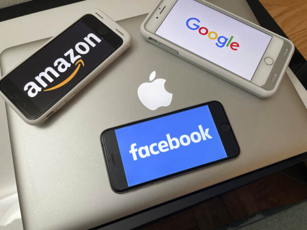 Ue, faro europeo su 7 big tech: tra queste Meta, Apple e TikTok