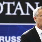 Nato, Stoltenberg resta Segretario fino ottobre 2024
