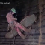 Speleologa bloccata in grotta, il video dei soccorsi