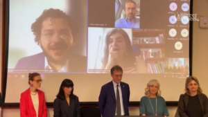 Patrick Zaki si laurea a Bologna, la proclamazione