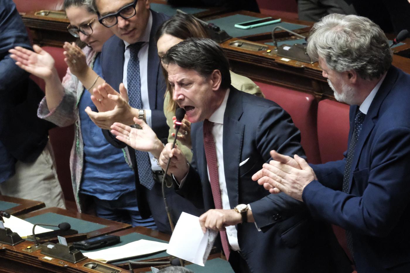 Covid, ok Camera a commissione inchiesta: opposizioni lasciano aula