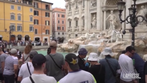 Roma invasa dai turisti, i residenti: “Caos sulla metro”