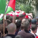 In migliaia ai funerali del palestinese ucciso in Cisgiordania