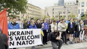 Nato, presidio a Vilnius per chiedere adesione di Kiev