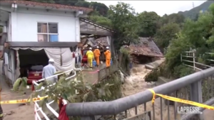 Giappone, piogge torrenziali nel Sud-ovest: due morti e almeno sei dispersi